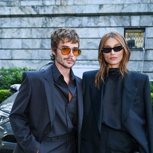 Sasha Meneghel e João Lucas: o casal personificou o 'Power Couple' da moda com looks coordenados em alfaiataria desconstruída e tons sóbrios