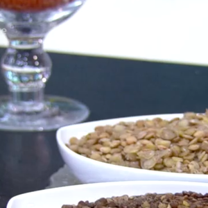 Ana Maria Braga fez sua salada de lentilha com bacon, alho frito e folhas verdes