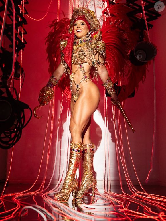 Viviane Araújo comentou os rumores de aposentadoria do posto de rainha de bateria do Salgueiro após o Carnaval 2026 e garantiu que, quando decidir sair, fará uma despedida especial na Sapucaí