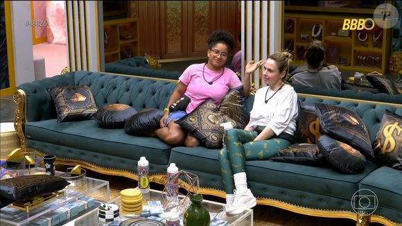 Inseparáveis no 'BBB 26', Ana Paula Renault e tia Milena viraram fantasia de Carnaval