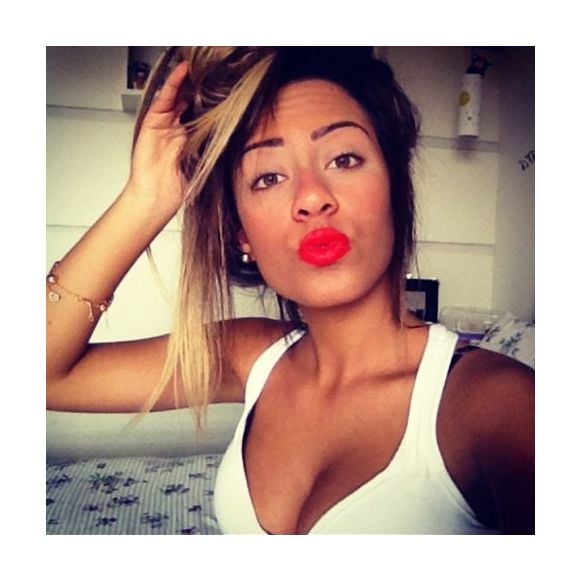 Irmã de Neymar sempre foi muito vaidosa nas redes sociais