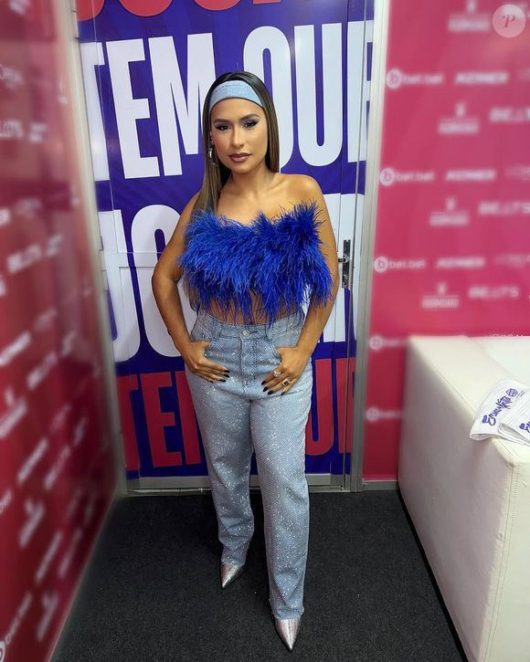 E essas 28 fotos provam o quanto o corpo de Simone Mendes mudou com a perda dos 30 kg!