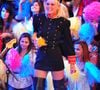 As novas jaquetas com alamares que invadiram Zara e Bershka fizeram internautas relembrarem imediatamente os uniformes icônicos usados pelas Paquitas e até pela própria Xuxa Meneghel