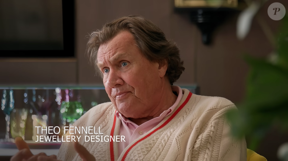 Para isso, Elton John contou com a expertise do designer de joias britânico Theo Fennell, que assinou a obra