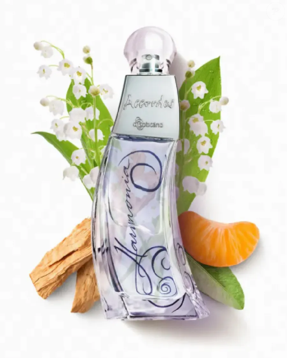 O frasco azul elegante já entrega o clima sofisticado do Accordes Harmonia, fragrância lançada por O Boticário em 2006 e que até hoje conquista fãs por sua fixação intensa e aroma floral envolvente. Um verdadeiro clássico da perfumaria brasileira