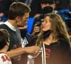 De acordo com o Daily Mail, em 2017, após Tom Brady conquistar seu sexto título do Super Bowl pelo New England Patriots, Gisele Bündchen teria perguntado se aquele seria o momento ideal para o marido se aposentar do futebol americano