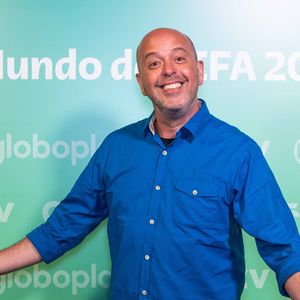 Alex Escobar passou a noite no hospital e, ainda na última segunda-feira (22), publicou um texto dizendo estar bem