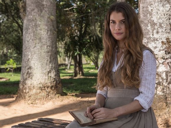 Lívia morre ao lado de Felipe na primeira fase da novela 'Além do Tempo'