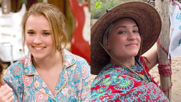 Aos 34 anos, Emily Osment, a intérprete da fiel Lilly Truscott em 'Hannah Montana', abandonou as roupas de skatista da série por um visual sofisticado e uma carreira sólida em comédias adultas