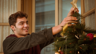 Onde não colocar a árvore de Natal (e por que é melhor evitar esses locais): até mesmo seu WiFi pode falhar!