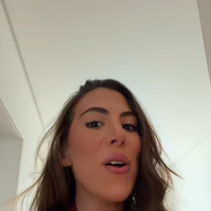 Yanka Barreiros dubla um áudio viral do TikTok: ‘O mundo… Ele round and round… Ele roda’