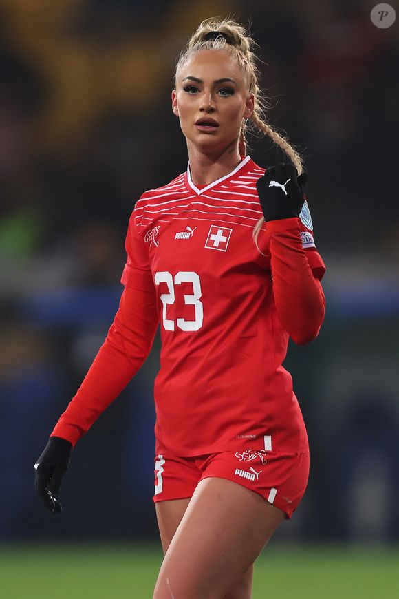 Alisha Lehmann chegou aos 16 milhões de seguidores na web