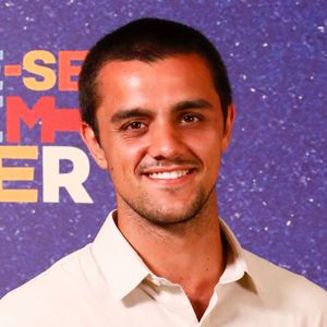 Felipe Simas testou positivo para o coronavírus, em 11 de abril de 2020