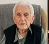 Ron Letheren, um britânico centenário, é o exemplo perfeito de como a consistência é fundamental para se manter em forma. Tendo acabado de completar 103 anos, ele vive em sua própria casa.