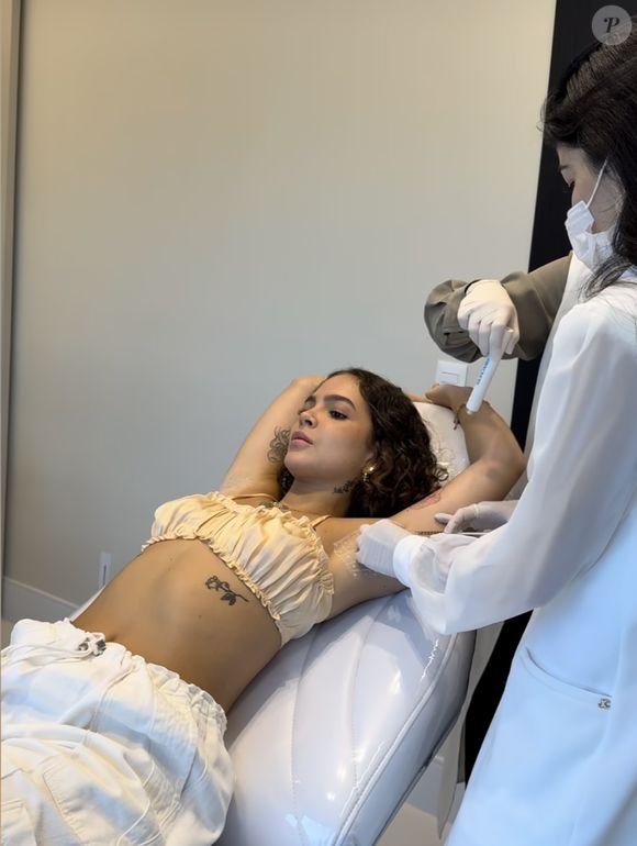 Mel Maia: a aplicação de botox é recomendado em casos de hiperidrose, que causa suor excessivo, muito além do necessário para regular a temperatura do corpo