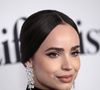 E entrevista, Sofia Carson revelou que sua rotina de cuidados com a pele é tradicional e super simples