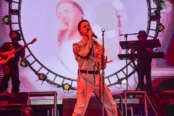 Junior Lima e os pais são processados por quebra de contrato de aluguel - Xororó e Noely foram fiadores do filho famoso