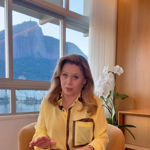 Vera Fischer comentou que, apesar de suas mudanças de rosto, corpo e vivências, ainda continua sendo a mesma mulher