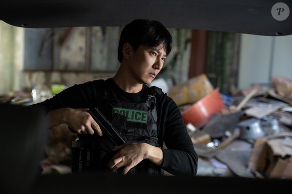 'Gatilho': em uma Coreia tomada por armas ilegais, um policial e um traficante unem forças para investigar a origem da crise e conter a violência