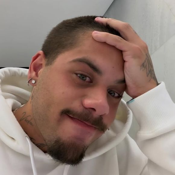 Zé Felipe contou que agora está com vontade de 'responder gente que não gosta'