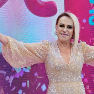 Rumores sobre a saída de Ana Maria Braga não são novidade. Em 2024, especulações semelhantes circulavam, mas foram prontamente negadas pela apresentadora. Apesar das ausências ocasionais, ela se mantém uma presença constante e querida pelas manhãs da Globo.