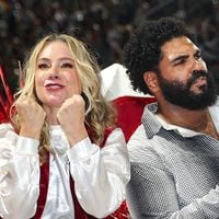Ex-'Malhação' 1998, Juliana Baroni vive Dona Marisa, 2ª esposa de Lula, em desfile com homenagem ao presidente: 'Sofreu muito preconceito de classe da elite'
