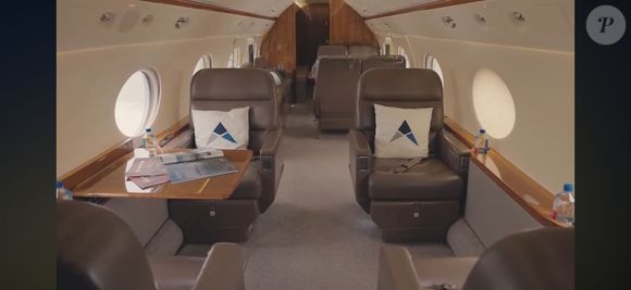 Interior do jatinho de Lionel Messi mostra cabine de luxo com assentos que se transformam em camas para voos longos