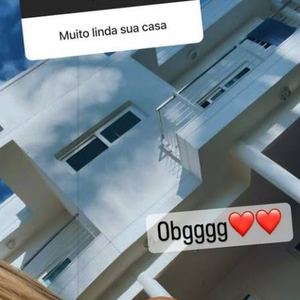 Melody tinha apenas 15 anos quando se mudou para esta mansão em Arujá