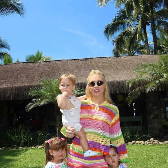 Virgínia Fonseca exige formação superior em enfermagem da nova babá de seus filhos