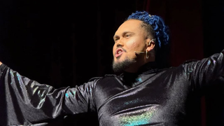 Ator desmaia no palco e morre durante peça de teatro em SP: ‘Partiu fazendo o que amava’