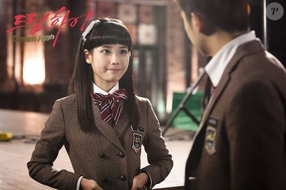 Em 'Dream High', IU vive a jovem Kim Pil-sook, que é extremamente talentosa, mas insegura por conta de sua aparência