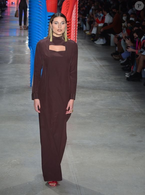 De volta ao Brasil, Sasha Meneghel impulsionou sua carreira de modelo