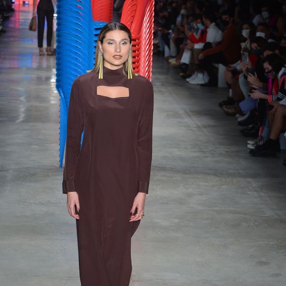 De volta ao Brasil, Sasha Meneghel impulsionou sua carreira de modelo