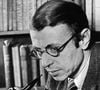 Segundo Sartre, a existência não é guiada por um destino ou um roteiro predeterminado que lhe diga quem você é, mas sim você se define continuamente por meio de suas ações