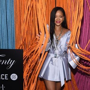 Rihanna criou a Fundação Clara Lionel em 2012, em homenagem aos seus avós Clara e Lionel Braithwaite