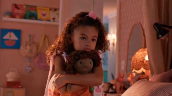 Última semana da novela 'Dona de Mim': a luta pela vida de Sofia em meio à grave incêndio mostra como a menina merece um final feliz ao lado da mãe que ama