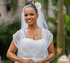 Aposentei o salto alto no casamento! Os novos tênis românticos com bordados delicados e paetês da Converse, clássico desde 1917, substituem o desconforto nos pés: do vestido de noiva ao look de festa boho chic