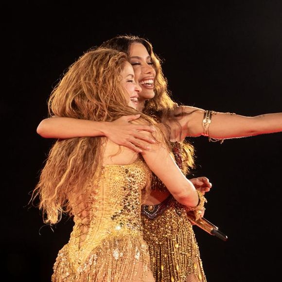 Shakira contou com a presença de diversos brasileiros em seu show, sendo Anitta a primeira a subir no palco