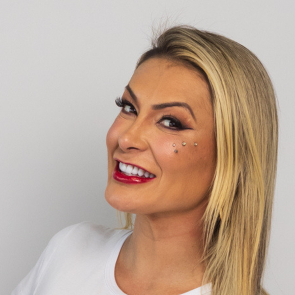 Andressa Urach: ‘Sou surtada, ciumenta, sim, mas se amo, eu amo muito e me entrego por inteiro sem pensar no amanhã’