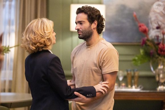 O capítulo desta terça (6) trouxe uma cena polêmica entre Odete Roitman e Afonso (Humberto Carrão)