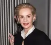 Carolina Herrera causou polêmica, em 2020, ao declarar que ‘Apenas mulheres sem classe mantêm os cabelos longos após os 40 anos’