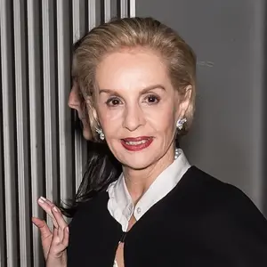 Carolina Herrera causou polêmica, em 2020, ao declarar que ‘Apenas mulheres sem classe mantêm os cabelos longos após os 40 anos’