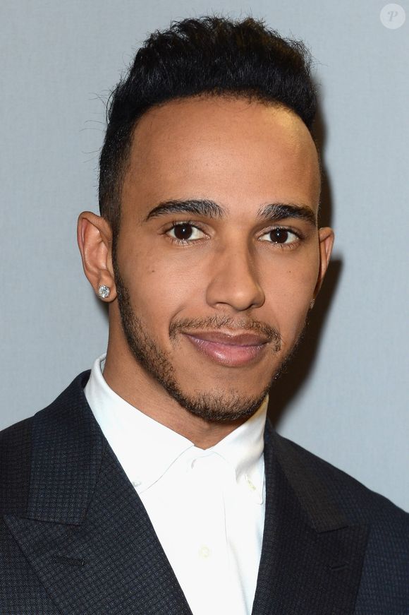 Não era incomum ver Lewis Hamilton com um grande topete em eventos