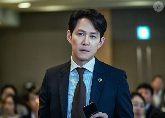 2019: como uma fênix, Lee Jung-jae retornou ao posto de galã na série 'Chief to Staff'