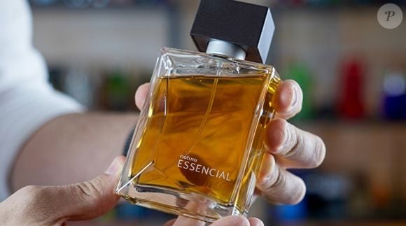 Nem os lançamentos mais recentes tiraram o brilho do Essencial Masculino da Natura, criado em 1995 e conhecido pela longa duração