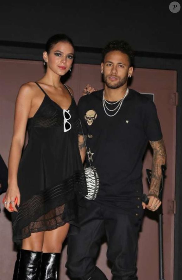 Página resgatou uma foto de Neymar e Bruna Marquezine de 2018 e viralizou nas redes sociais com a gafe