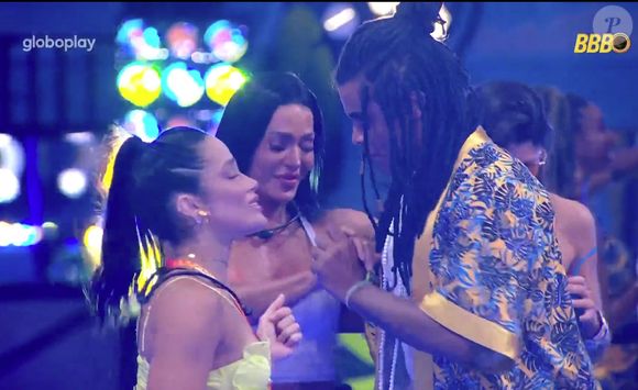 Diogo Almeida e Gracyanne Barbosa parecem estar se entendendo