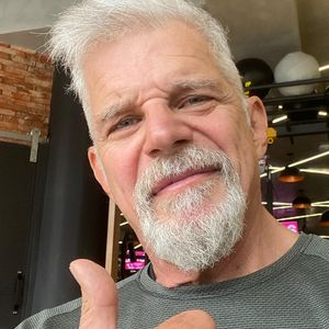 Raul Gazolla analisou o mercado 50+ nos dias atuais: 'Envelhecer hoje significa continuar produzindo, criando e ocupando espaços'