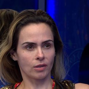 "A equipe toda está preocupada com a Ana porque lembrando as orientações que passamos para vocês, na última consulta, ela deve evitar pesos com 15% a mais que o peso dela", explicou o Dr. Christian Cordeiro