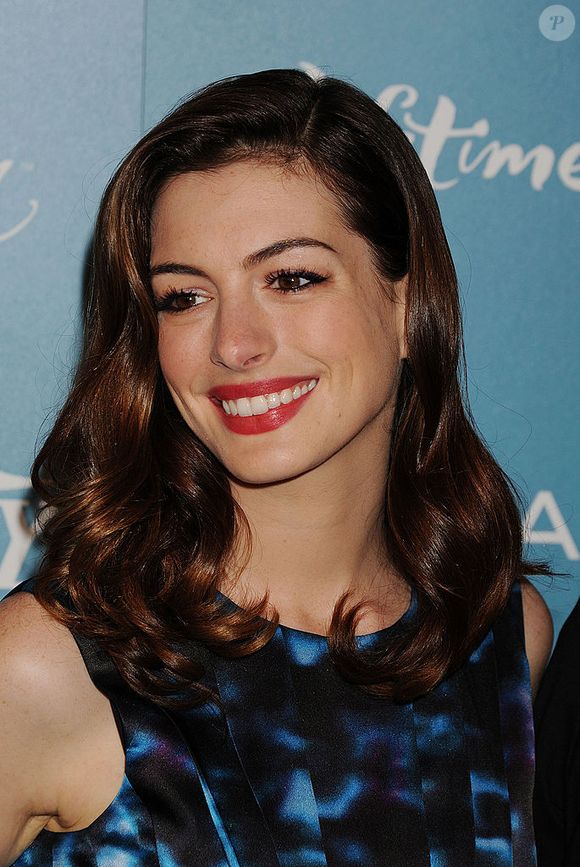 2010: aos 27 anos, Anne Hathaway era considerada uma das atrizes mais bonitas do mundo